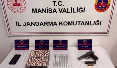 Manisa’da evinde ve aracında uyuşturucu ile yakalandı