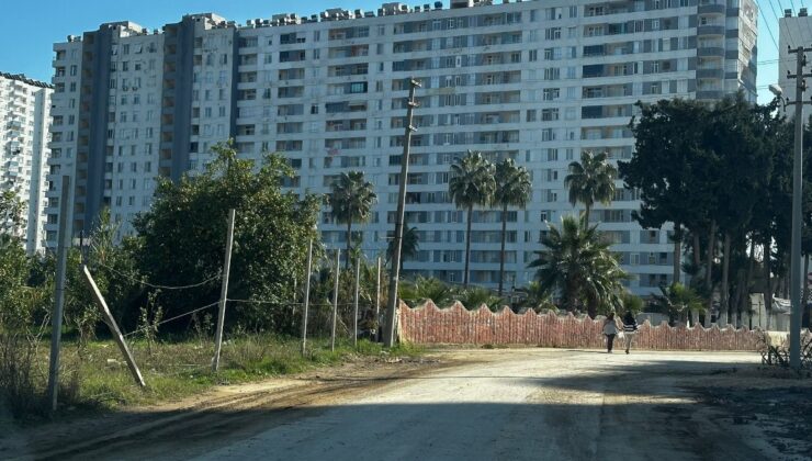 Mersin’de 13. kattan düşen biri kadın 2 genç can verdi