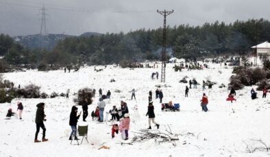 Muğla’da vatandaş Yılanlı dağına akın etti