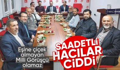 Saadet Partisi üyelerinden eşlerine çiçek hediyesi