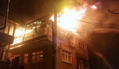 Sakarya’da mahalleliyi sokağa döken yangın