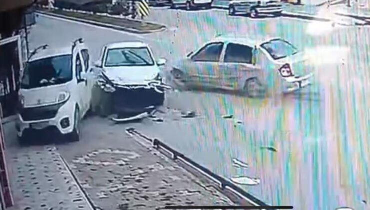 Samsun’da otomobil ara yoldan caddeye çıkan araca çarptı: 1 yaralı