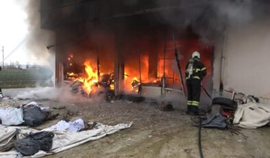 Samsun’da tekstil atölyesi alevlere teslim oldu