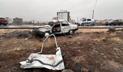 Şanlıurfa’da hafriyat kamyonu ile otomobil çarpıştı