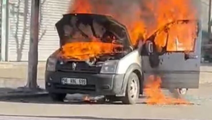 Siirt’te seyir halindeki araçta yangım