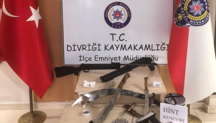 Sivas’ta arama yapılan evde çok sayıda silah ele geçirildi