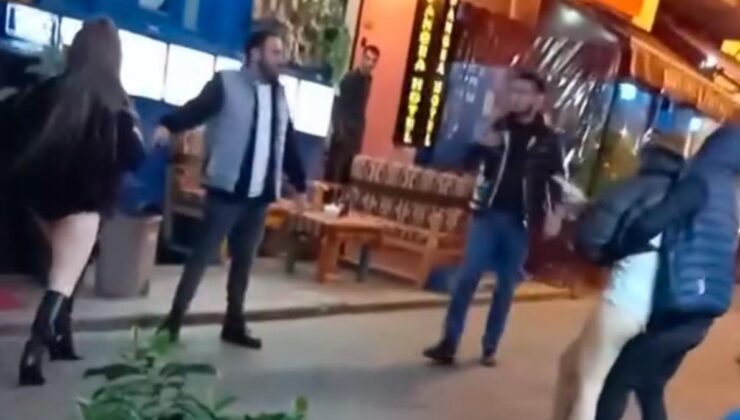 Taksim’de alkollü kadınların kavgasını kamerada