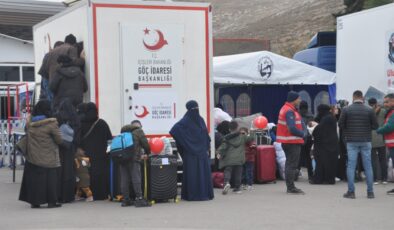 Ülkesine dönen Suriyeli: Türkiye bize bayrak verdi