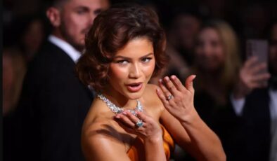 Zendaya, parmağındaki dev elmas yüzükle 2025 Altın Küre Ödülleri’ne katıldı