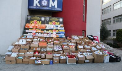 Adana’da reçeteyle aldıkları ilaçları sattılar