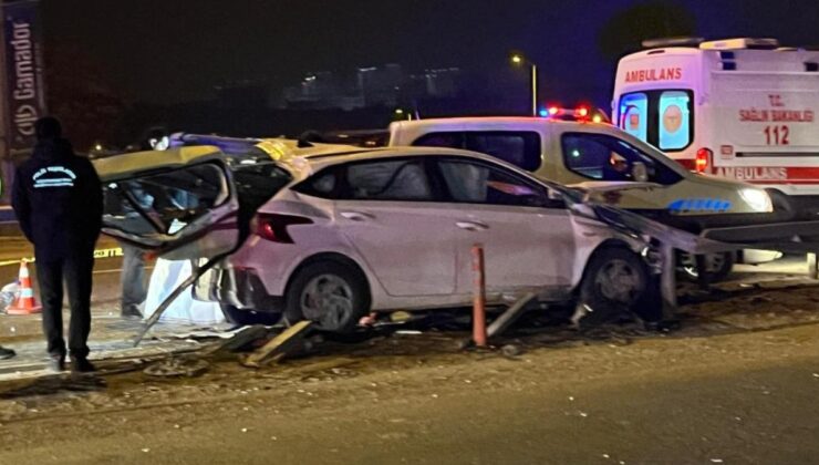 Ankara’da otomobil bariyerlere saplandı: 1 ölü