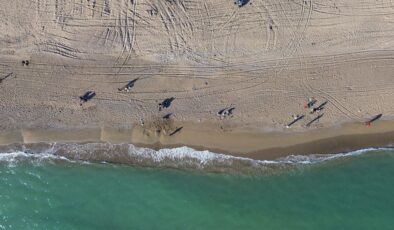 Antalya’da çardaklardan temizlenen Kumköy Sahili vatandaşların hizmetinde