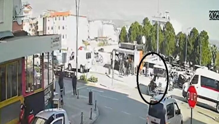 Antalya’da motorlu bisiklet cenaze aracıyla çarpıştı