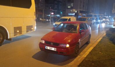 Antalya’da otomobilin çarptığı yaya metrelerce havaya uçtu