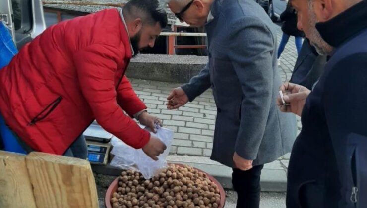 Bilecik’te ceviz satıcısının oyunu kısa sürede ortaya çıktı: Tamamı çürük veya boş çıktı