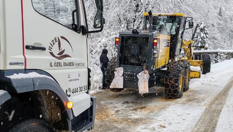 Doğu Karadeniz kar yağışıyla mücadele ediyor