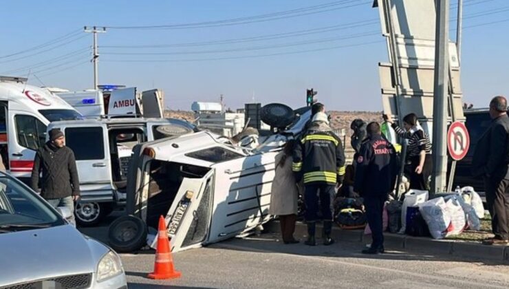 Gaziantep’te hafif ticari araç otomobile çarptı: 14 yaralı