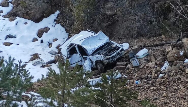 Gümüşhane’de otomobil uçuruma devrildi: 1 ölü