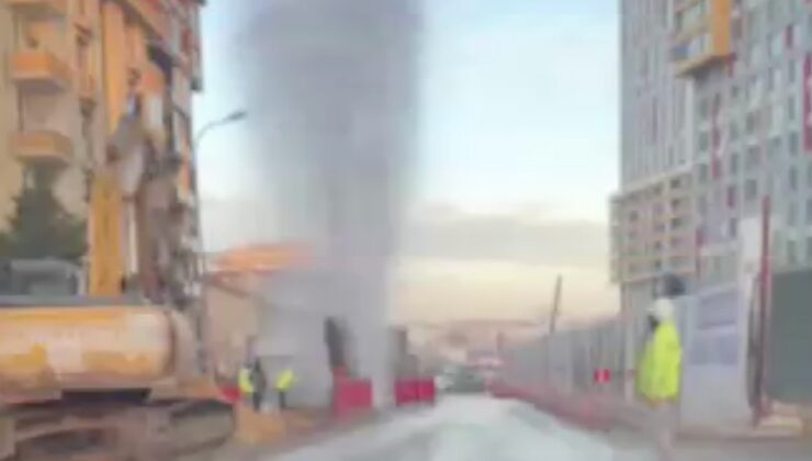 İstanbul Kadıköy’de su borusu patladı