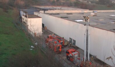 İstanbul’da AVM deposundan alevler yükseldi