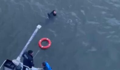 İstanbul’da köprüden denize düştü: Deniz polisi kurtardı