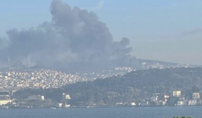 İstanbul’da korkutan yangın: Etraf dumanlarla kaplandı