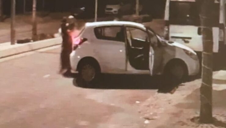 İstanbul’da park halindeki araca çarpıp sürücü yerinden kaçtılar