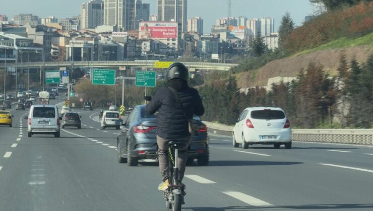 İstanbul’da scooter sürücüsünün tehlikeli yolculuğu