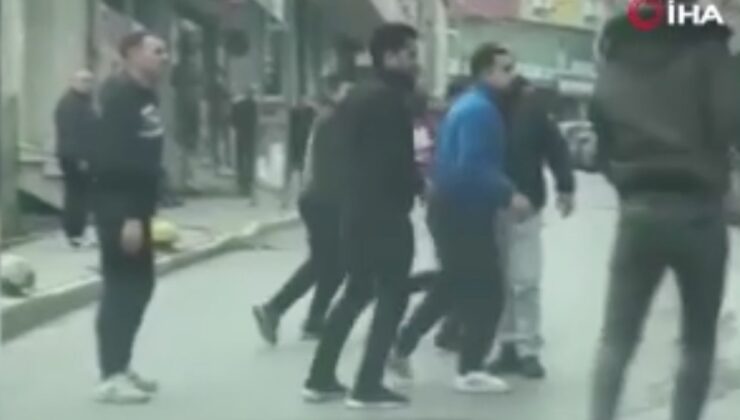 İstanbul’da sokakta çıkan kavgada pala ve sopalar havada uçuştu