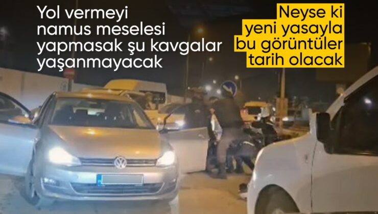 İstanbul’da yol ortasında yumruklu kavga