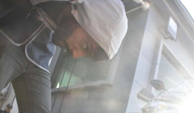 İzmir’de çocukların boğazına bıçak dayayan sanığa hapis istemi