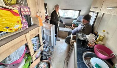 İzmir’de zihinsel engelli oğluyla karavanda yaşayan annenin dramı