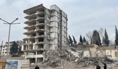 Kahramanmaraş’ta ağır hasarlı binaların yıkımı yüzde 99 tamamlandı