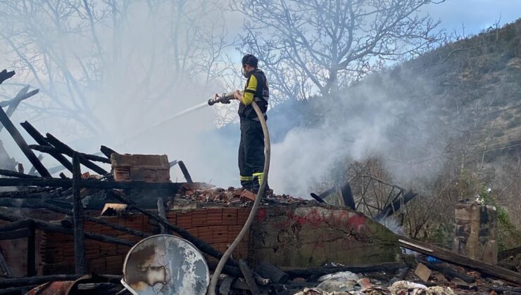 Kastamonu’da korkutan ev yangını