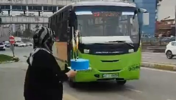 Kocaeli’de otobüs şoförüne ailesinden doğum günü sürprizi