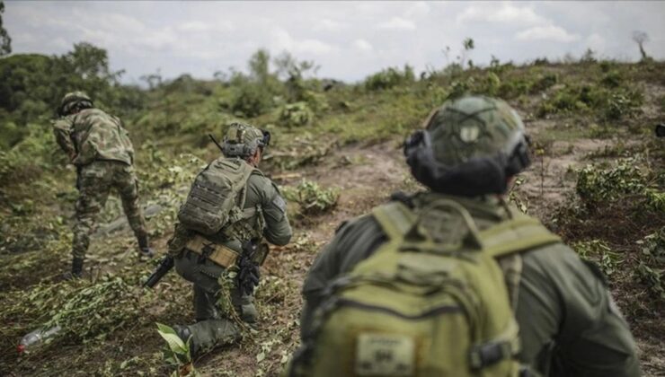 Kolombiya’da silahlı gruplar arasında çıkan çatışmada çok sayıda can kaybı