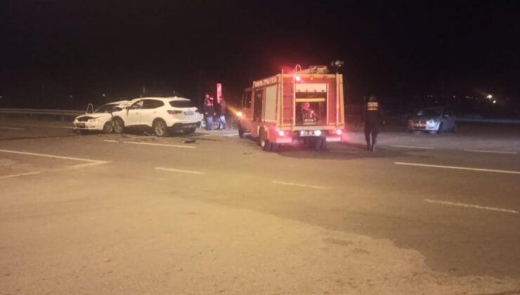 Konya’da otomobil ile cip çarpıştı: 6 kişi yaralandı
