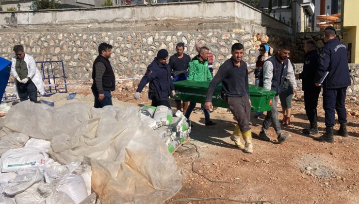 Mersin’de 8’nci kattan düşen işçi hayatını kaybetti