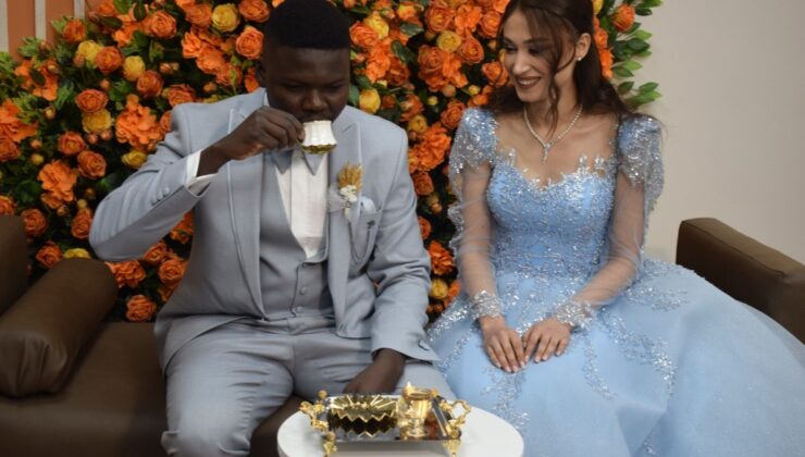 Muğla’da gönlünü Türk kızına kaptıran Afrikalı genç, damat oldu