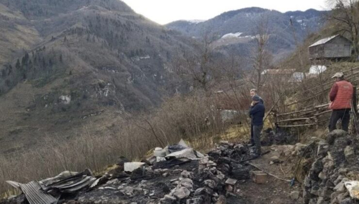 Ordu’daki yangında ahşap ev küle döndü