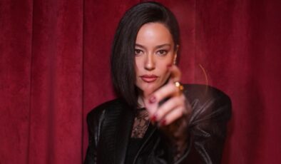 Oyuncu Pelin Akil yeni imajıyla şoke etti! Saçlarını kısacık kestirdi