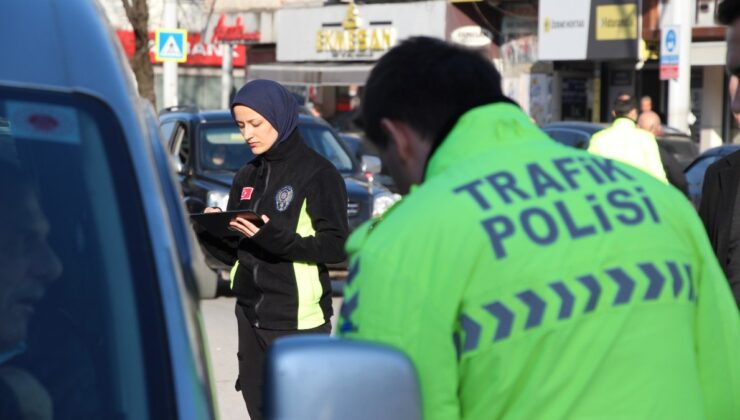 Sakarya’da polis ekiplerinden trafik denetimi