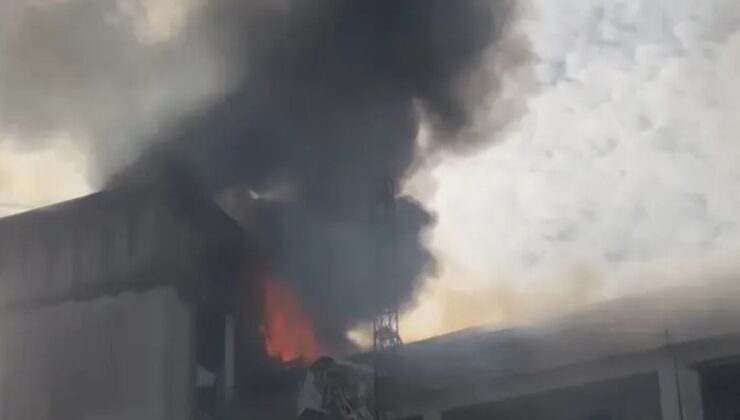 Sultanbeyli’de tekstil atölyesinde yangın: Ekiplerin çalışması sürüyor