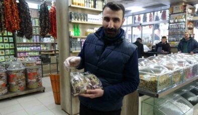 Van’da soğuk hava aktarlara ilgiyi artırdı