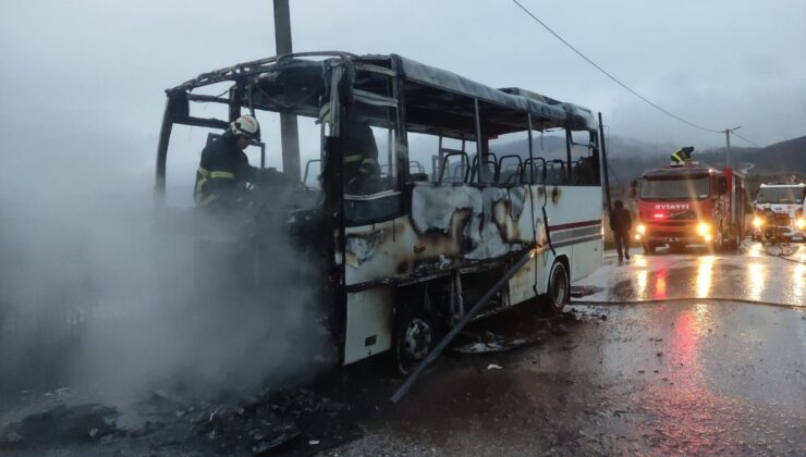 Yalova’da öğrencileri almaya giden serviste yangın çıktı