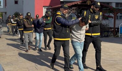 Adana’da esnaftan 35 milyon TL haraç isteyen ‘Duygusuzlar’ çetesi çökertildi