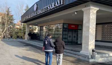 Afyonkarahisar’da göçmen kaçakçılarına operasyon