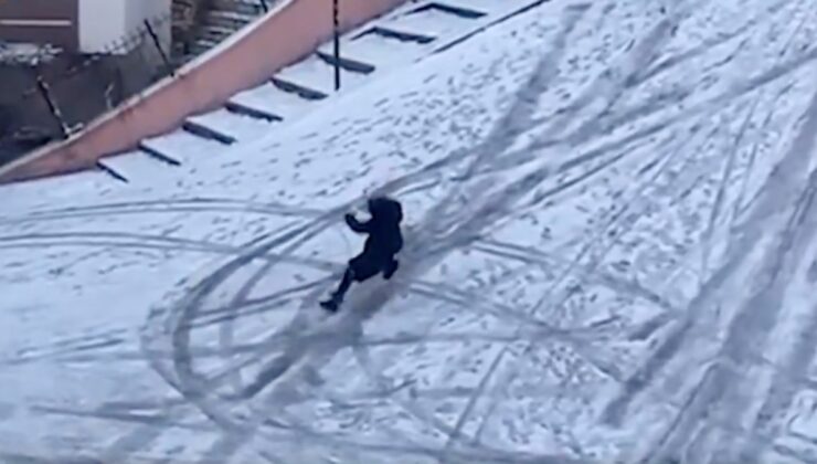 Ankara’da kardan temizlenmeyen yollarda ayakta kalma mücadelesi