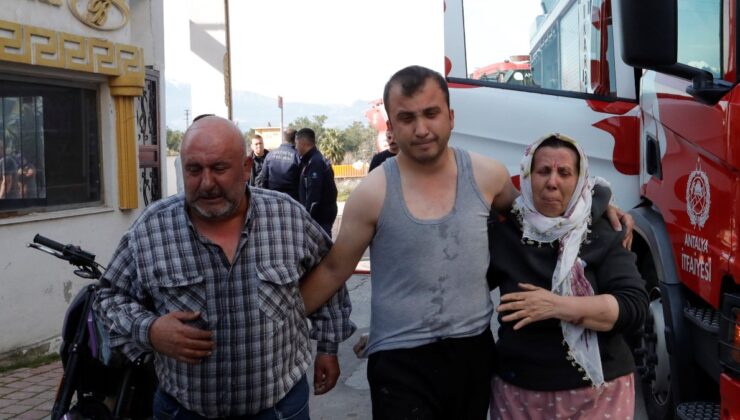 Antalya’da ısıtıcıdan yangın çıktı: Anne ve babasını kurtardı