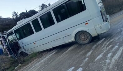 Antalya’da okul servisi buzlu yolda kaydı, korku dolu anlar yaşandı